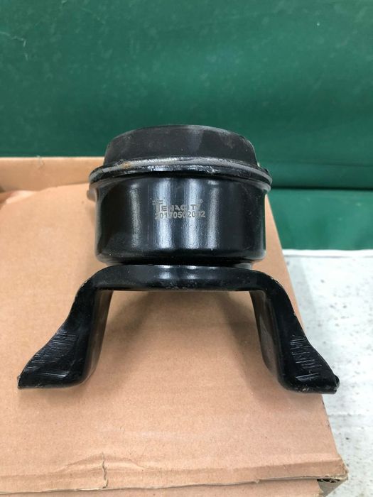 Подушка двигателя Tenacity