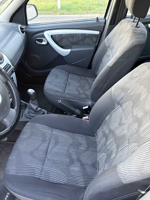 Dacia Logan MCV 1,6 mpi. Laureate.  Klima