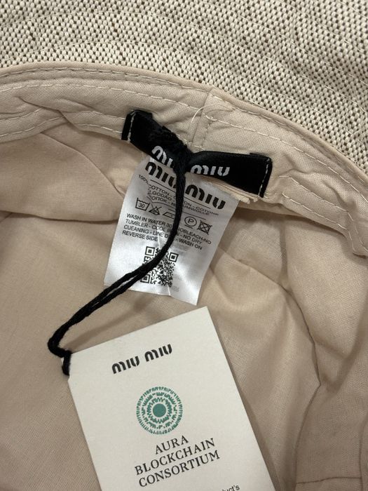 Palarie bej Miu miu