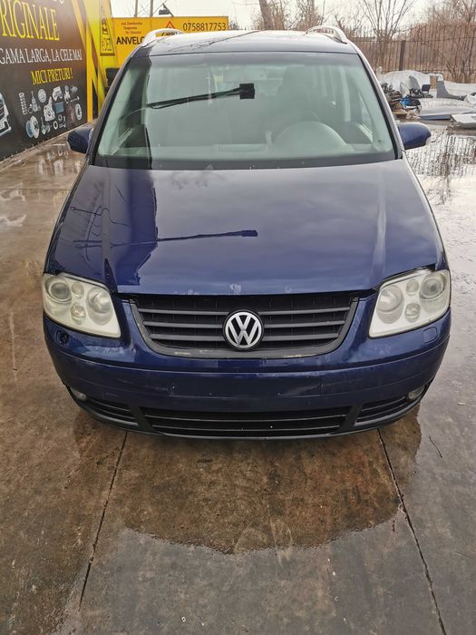 Dezmembrez Volkswagen Touran/1.9/2.0/CAYC/AVQ/BKD/NMM/BMN/usa/haion/portbagaj/capota/jante/faruri/stopuri/motor/cutie/carlig