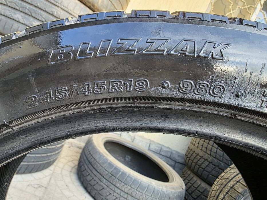 Шины зимние 245/45/19