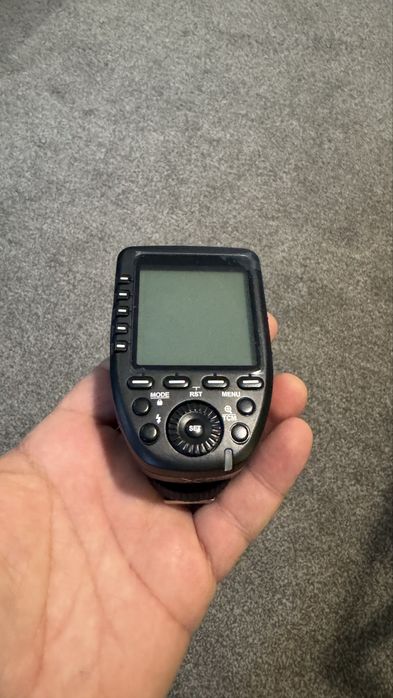 Nikon D7100 (10.000 sh)+ obiective + blitz + accesorii – stare f bună