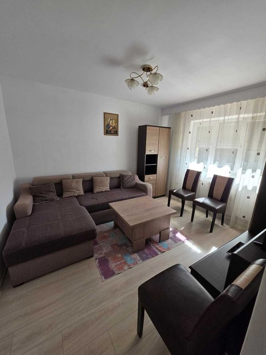Apartament de inchiriat cu 3 camere, Strada Simion Barnutiu, Zalau