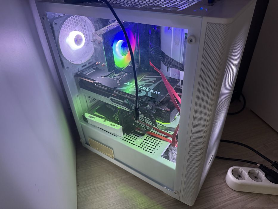 Продам корпус с Rgb вентиляторами