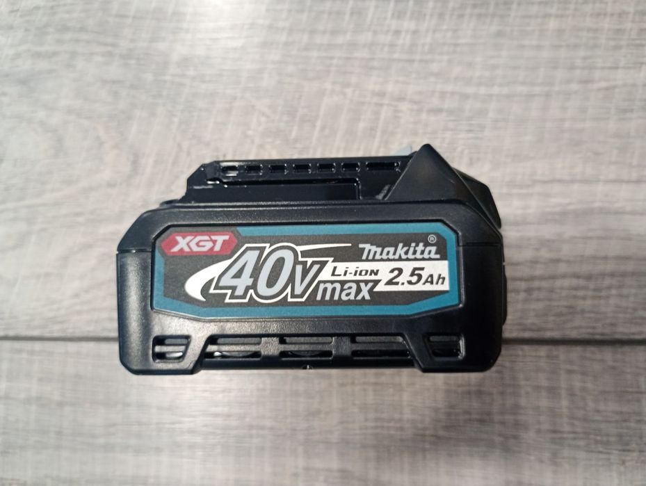 Makita HP001G мощен акумулаторен ударен винтоверт 40V 
Най
