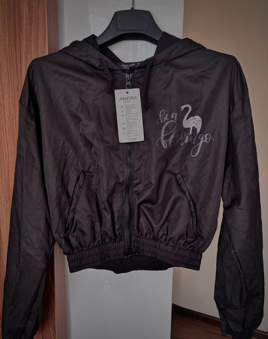 Късо, тънко дамско яке М размер