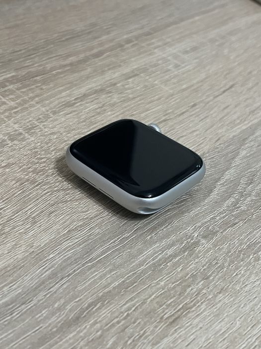 Часовник Apple Watch SE Nike 44mm GPS
