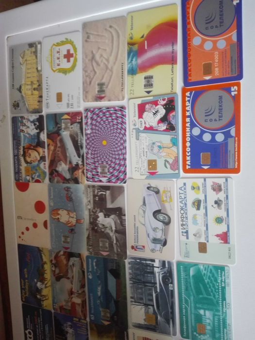 Две къмпингови лампи и лот фонокарти.