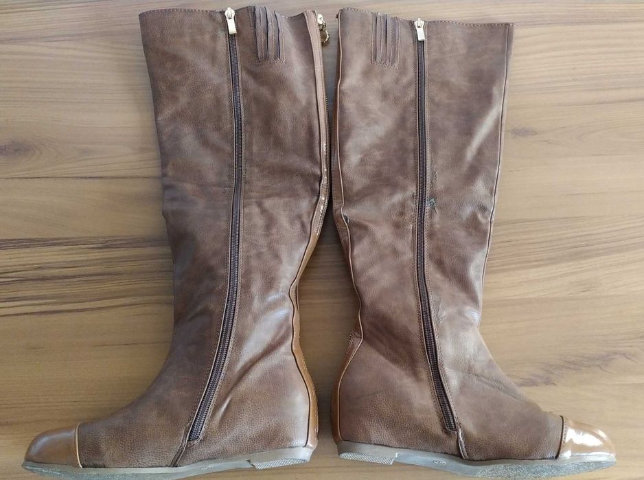 Два чифта дамски ботуши (обща цена)