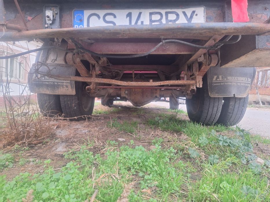 Vând camioneta iveco