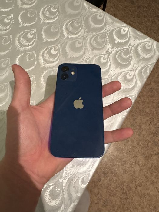 айфон 12 в синем цвете