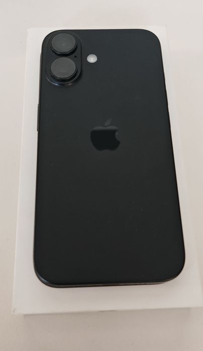 iPhone 16, black
