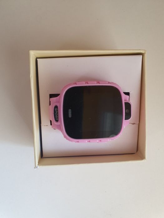 Смарт часовник / Smart clock  Работи със сим карта.  Само е пробван. С