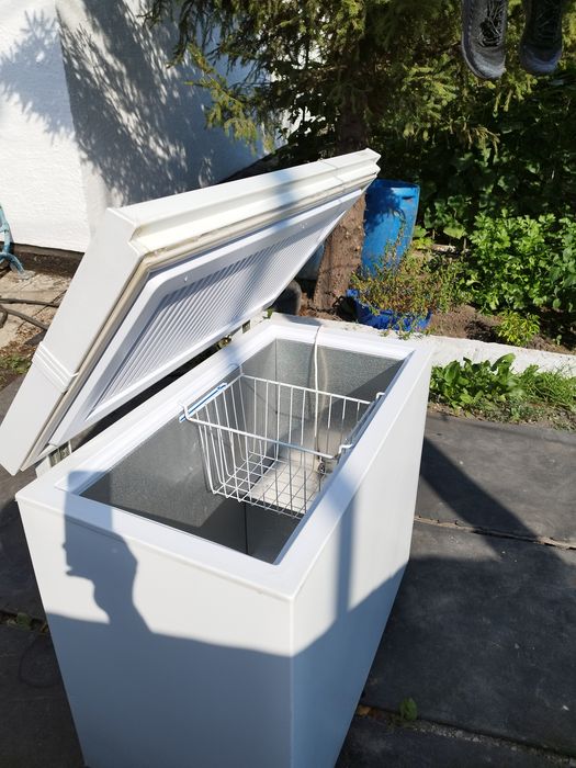 Продам морозильную камеру