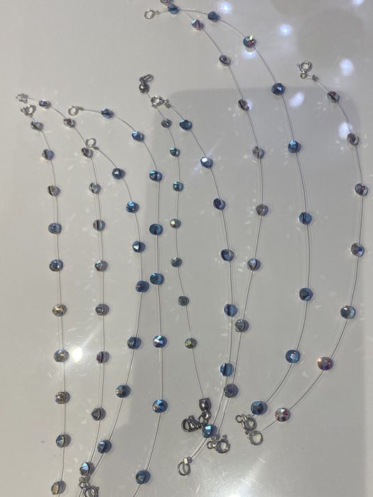 Гривна с камъни Сваровски