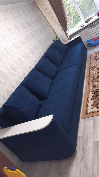 Продам диван 4 метровый
