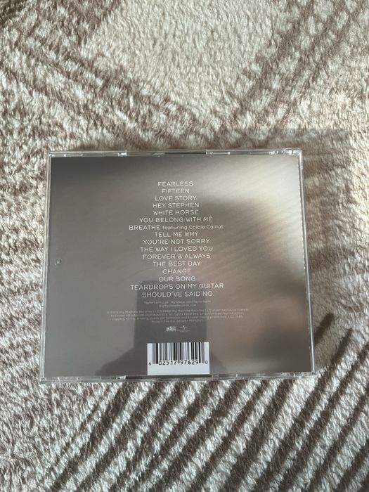 Диск + книга Taylor Swift