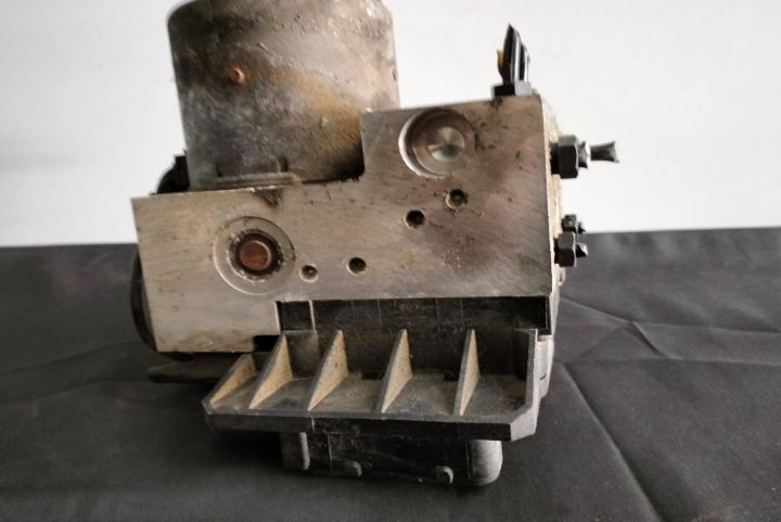 Pompa ABS  8E0614111T /  0265202401 Volkswagen VW Passat B5.5 (faceli