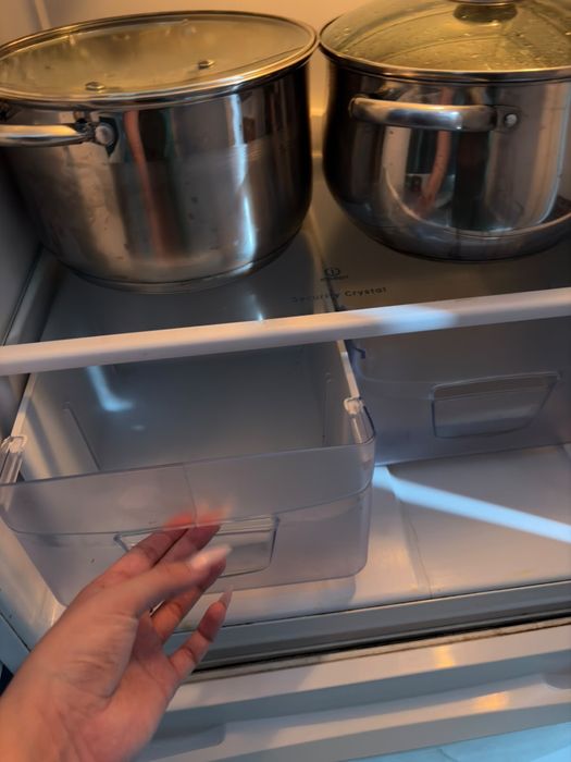 Продам хододильник indesit