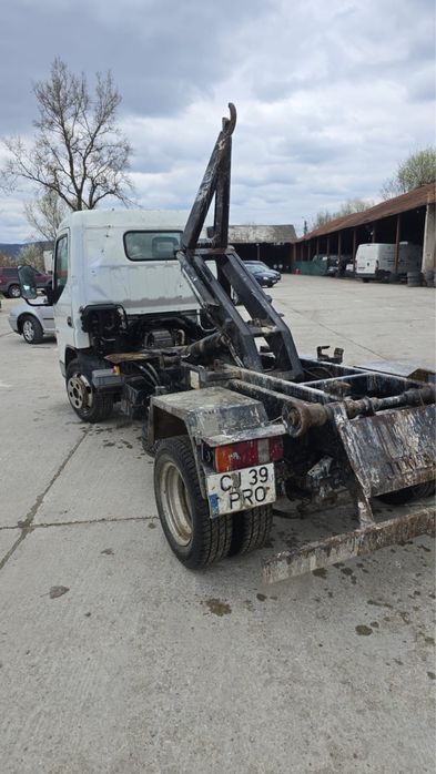Mitsubishi Canter cu carlig abrollkipper