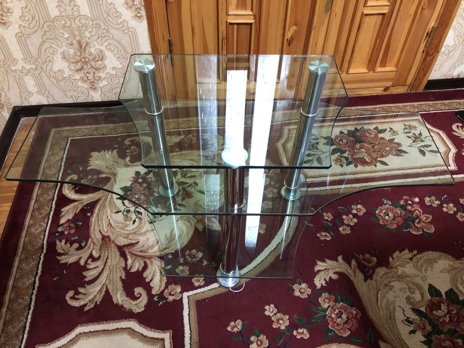 Журнальный стол стеклянный