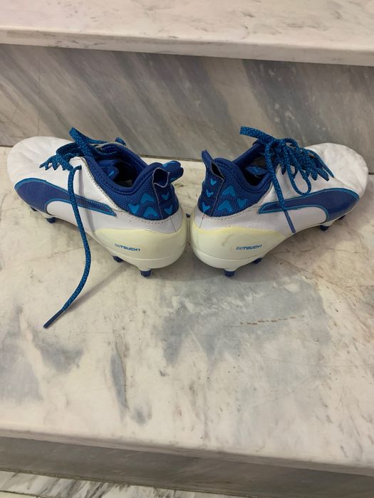 Футболни Бутонки