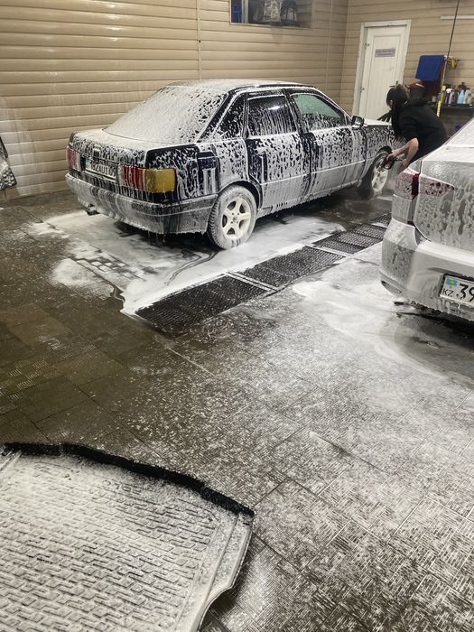 Продам по запчастяс ауди 80 б3