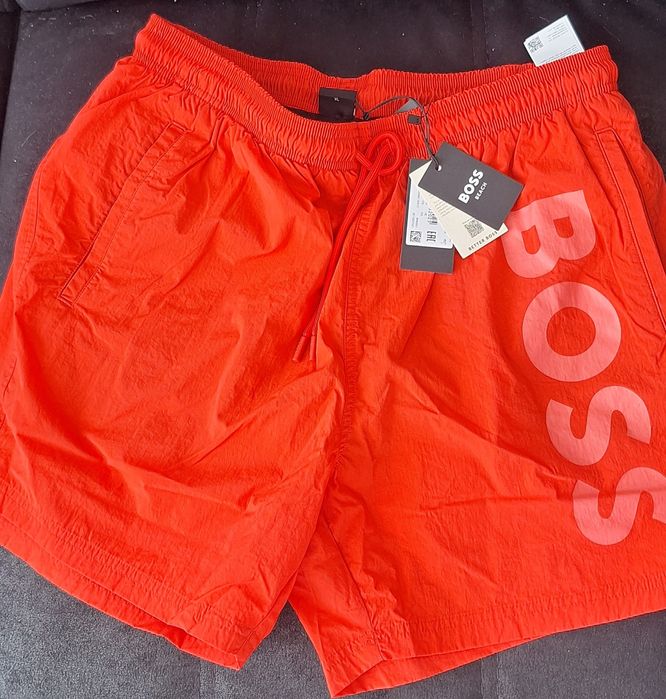 ОРИГИНАЛНИ Boss, къси панталони бански