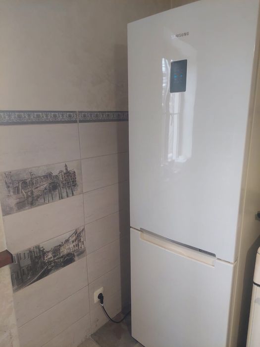 Холодильник Samsung