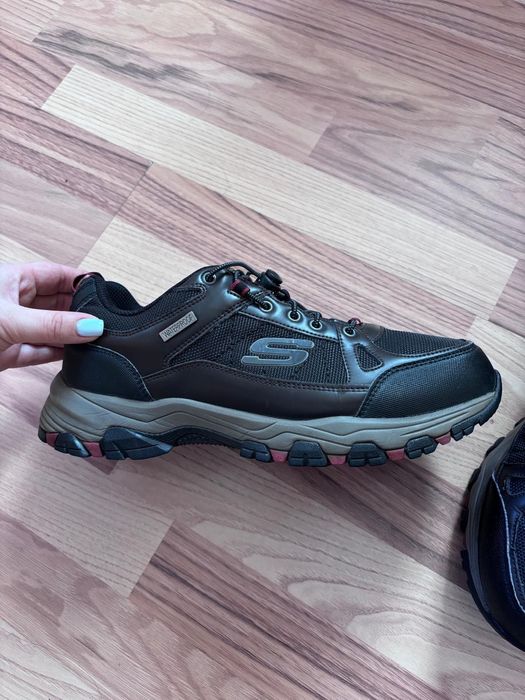 SKECHERS outdoor waterproof