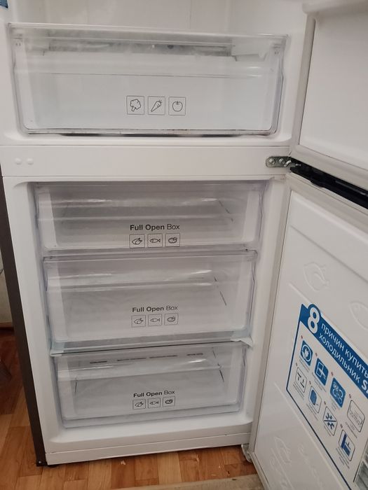 Холодильник Samsung