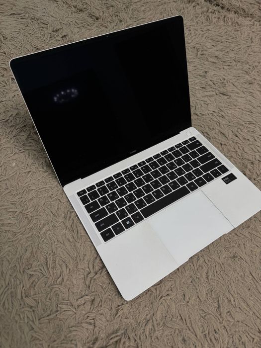Продаю Huawei MateBook X Pro 2024.