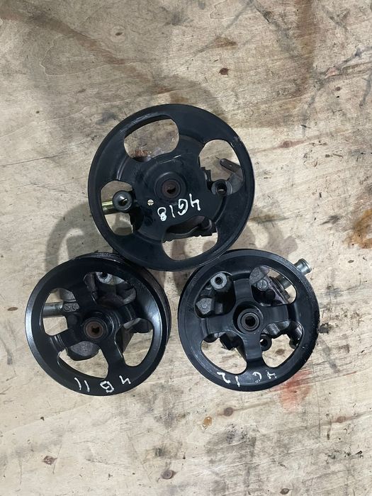 Гур насос Mitsubishi 4G 18