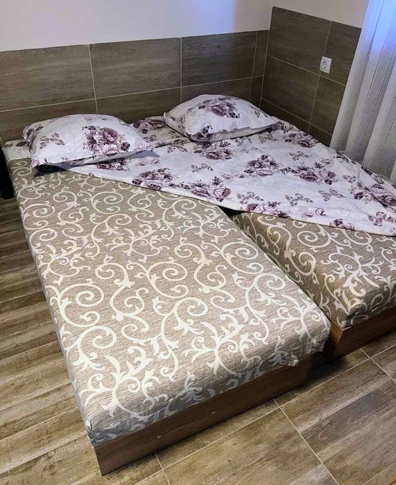 Две единични легла и скрин