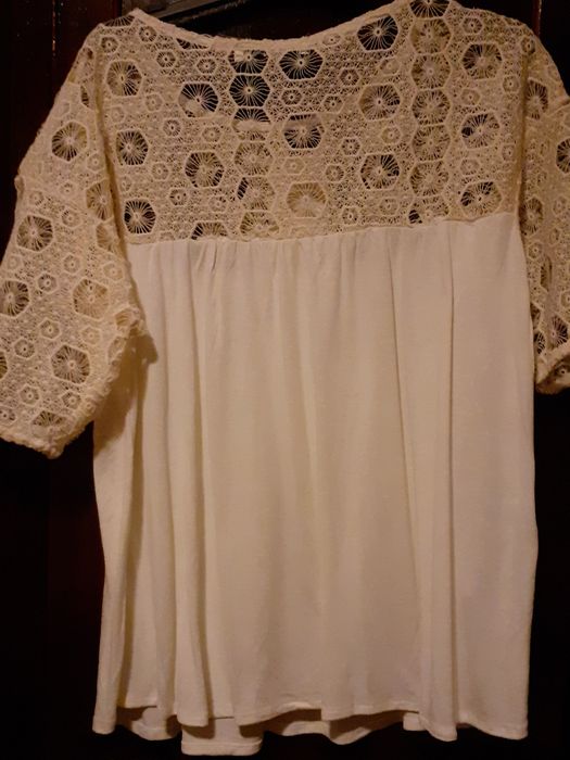 Bluza   Mango   cu eticheta