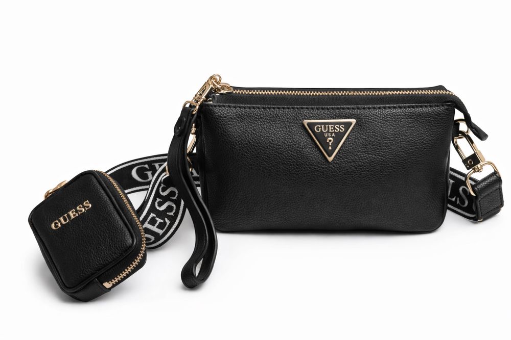 Стилна дамска чанта на Guess – като нова, носена само веднъж