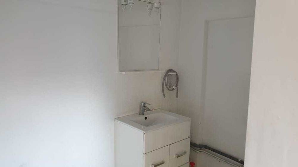 DE INCHIRIAT sp. com./depozit/croitorie/birouri