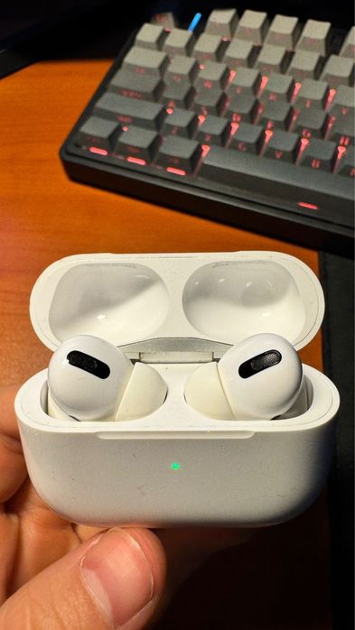 Продам AirPods Pro 1 оригинал