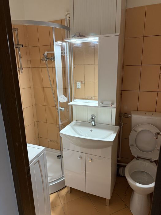 Inchiriez garsoniera