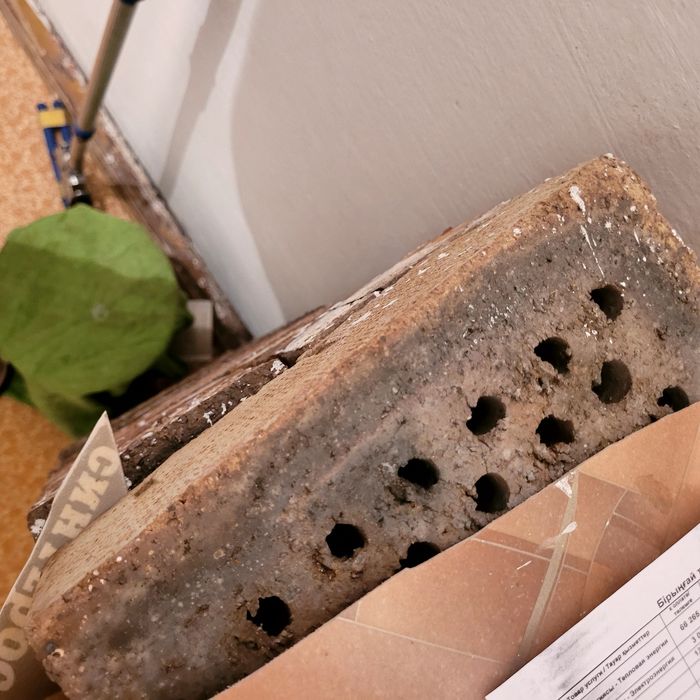 Кирпич пустотелый