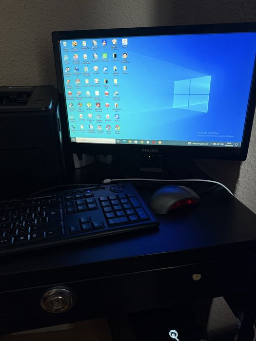 P C. monitor si tastatura , stare perfecta !