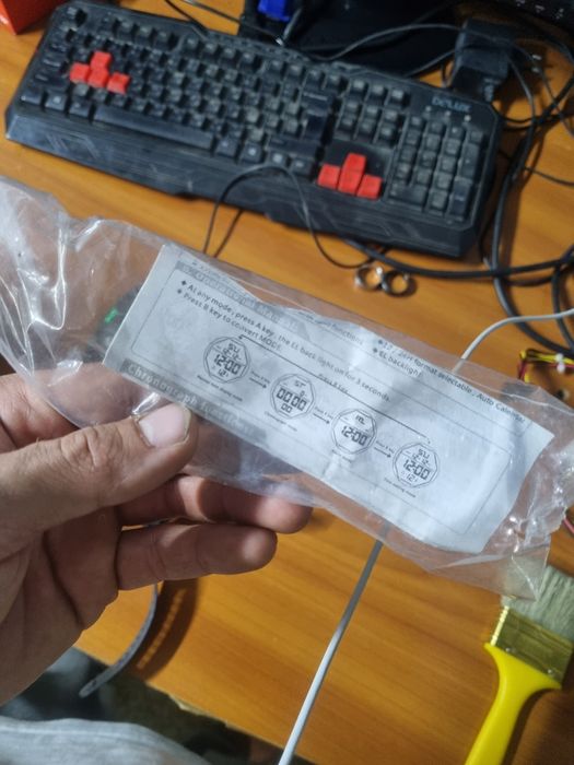 Новые спортивные часы водонепроницаемые