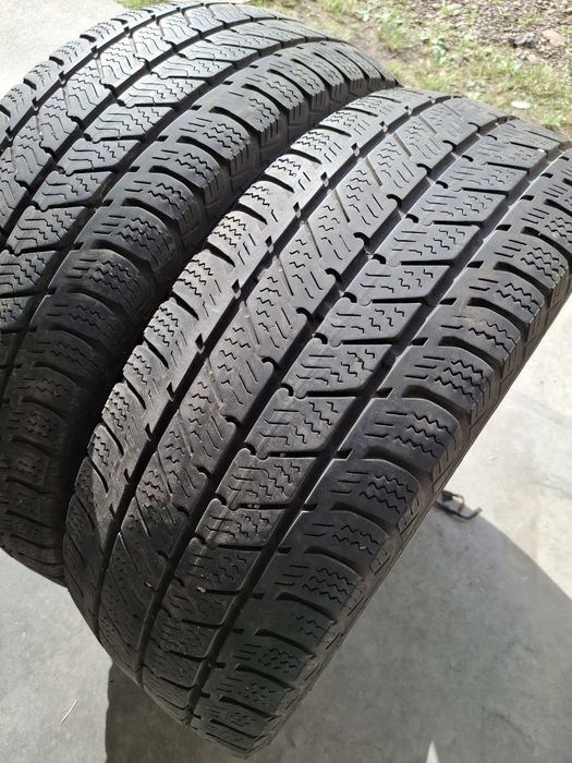 2 Anvelope M+S  215 65 r15C Semperit