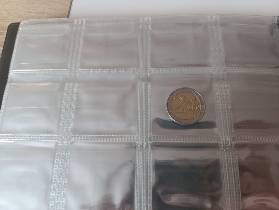 Албум /класьор за монети.