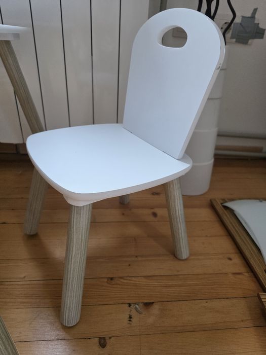 Детска масичка със столчета