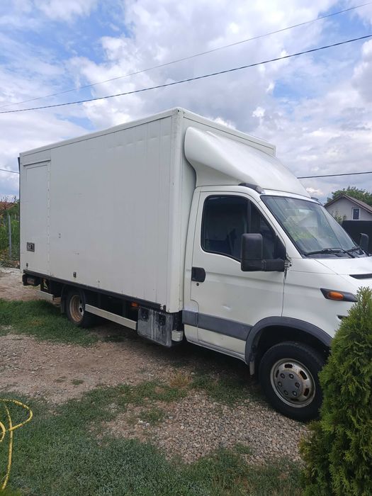 Vând sau schimb Iveco daily