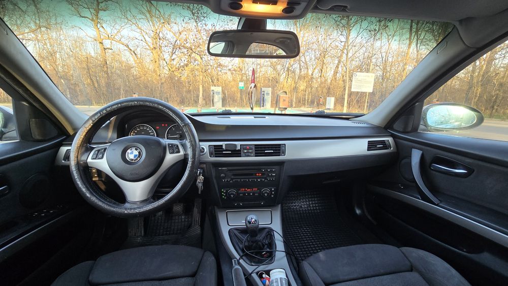 BMW Seria 3 E90 | 2.0D (163 CP) M47 | TRAPĂ PANORAMICĂ | Manuală