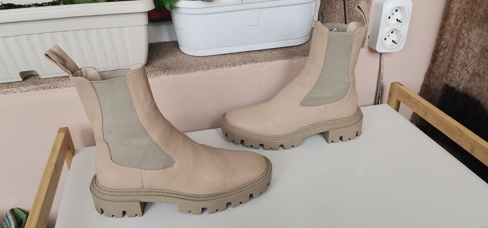 Дамски ботуши Zara 38н.Естествена кожа