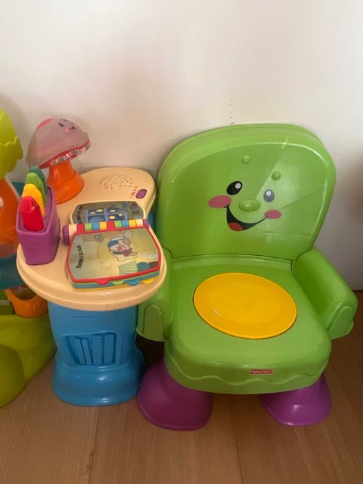 Играчки Fisher Price стол