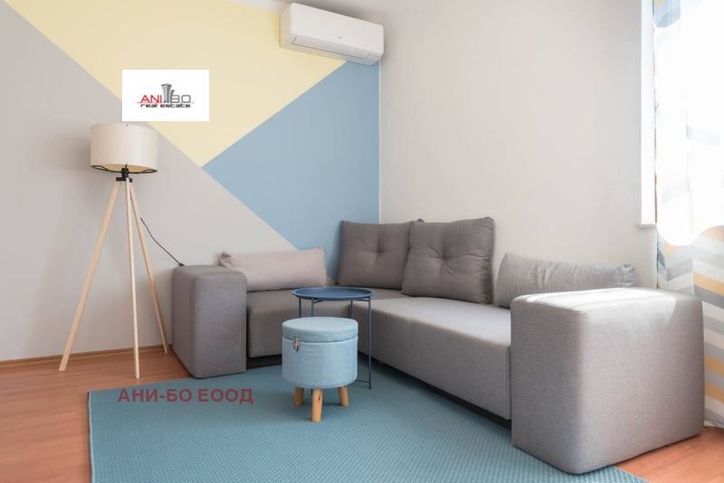 Дава се под наем Тристаен апартамент в Варна, Гръцка махала - 90 кв.м за 1196.97 € - Снимка #4